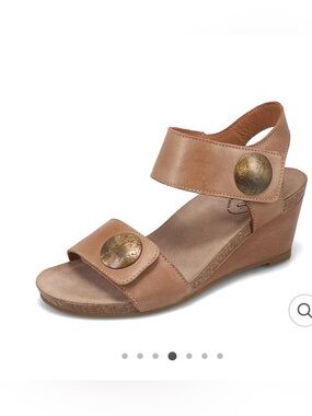 Taos Carousel 3 Tan Women’s Wedge Heel platform Sandal 38 7-7.5